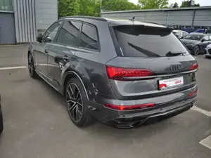 Audi Q7 50 TDI quattro S line HD-Matrix AHK BO Navi Bild 4