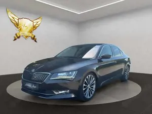 Skoda Superb LK Keyless LED Xenon Navi PDC elHeck Abstandtempo