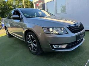 Skoda Octavia Lim. Edition Paket -2.Hand-S.heft-Xenon!