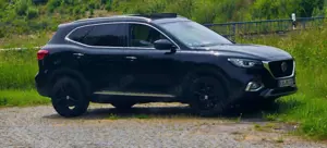 MG EHS PHEV Luxury Plug-in-Hybrid