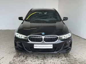 BMW 320 Bild 2