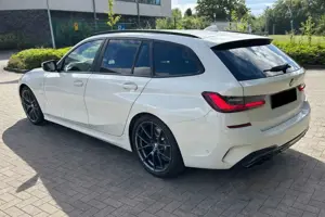 BMW 330 Bild 4