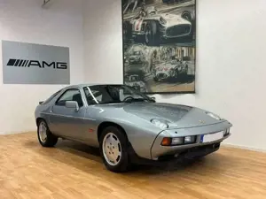Porsche 928