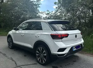 Volkswagen T-Roc 2.0 TSI/Allrad/DSG Sport/1. Hand/Panorama/Vollaust