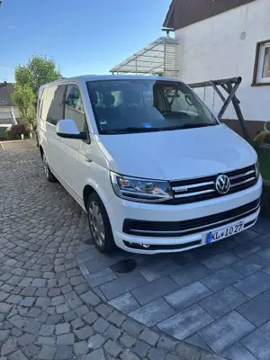 Volkswagen T6 Multivan DSG Kurz 4MOTION AHK 2 Türen LED Camp