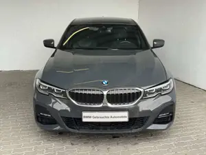 BMW 320 dA xDrive Lim. M Sport LiveCock.ACC.AHK.HiFi Bild 2