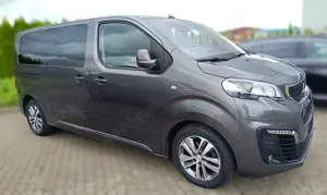 Peugeot Traveller