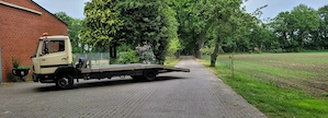 Abschleppwagen mit absenkbarem Plateau und Ahk. 3.5t zu vermieten