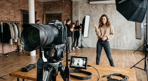 Zuverlässiges Model ( w) für Produktfotos gesucht (Fokus: Leggings & Wäsche)
