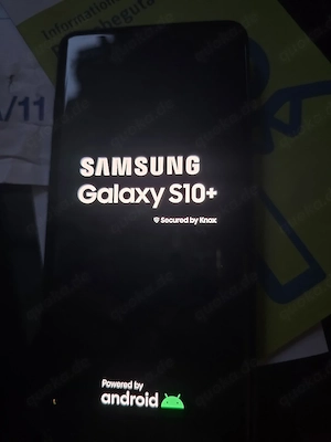 Samsung Galaxy S10+ mit 128 GB Speicher und 8 GB RAM.