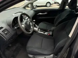 Toyota Auris Bild 2