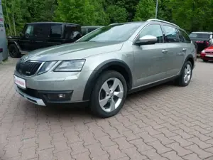 Skoda Octavia 2.0 TDI*AHK*Automatik*SHZ*Scheckheft*4x4