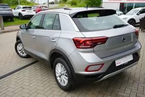 Volkswagen T-Roc 1.5 TSI DSG LED AAC SHZ Kam ACC VC Bild 4