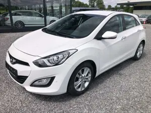 Hyundai i30 1.6 GDI Style*Navi*Kamera*Tempomat*2.Hand*