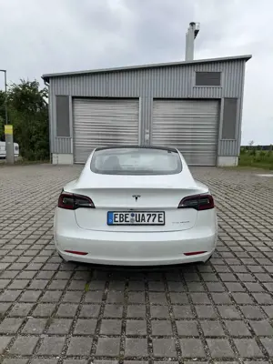 Tesla Model 3 Bild 4