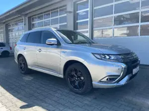 Mitsubishi Outlander Outlander Plug-in Hybrid PLUS FA-Paket 2.4 4WD