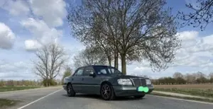 Mercedes-Benz E 220 220 E / E 220 (124.022)