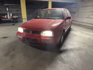 Volkswagen Golf 1.8 (Klima) Family -Rentnerfahrzeug - nur 95.683km