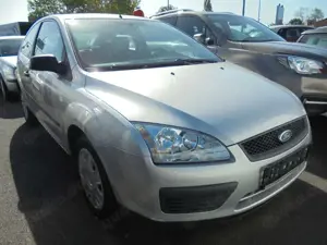 Ford Focus Lim. Trend Bild 3