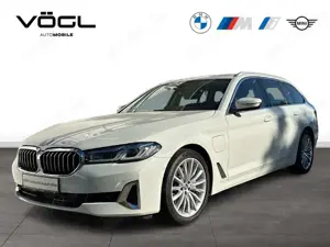 BMW 530 e xDrive Touring Luxury Line Head-Up Panoramadach