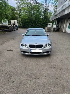 BMW 320 320i