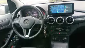 Mercedes-Benz B 200 NGD B -Klasse +Aut+Navi+SHZ+PDC+AHK+Temp