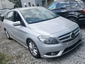 Mercedes-Benz B 200 B 180 CDI Sportline/ AUT-7G-Tronic/T-Leder/Navi