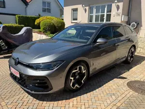 Volkswagen Passat Variant 2.0 TDI-R-line AHK-Massagesitz-