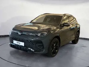Volkswagen Tiguan R-Line 2,0 l TSI OPF 4MOTION  7-Gang-Dopp