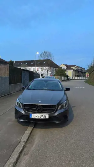 Mercedes-Benz CLA 200 7G-DCT