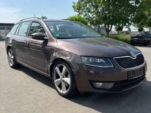 Skoda Octavia Elegance*NAVI*SOUNDSYSTEM*PDC*LED*ALU*SITZHEIZUNG*