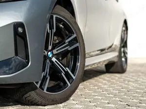 BMW 320 i Touring M-Sport AHK PANODACH ParkAss RFK Bild 5