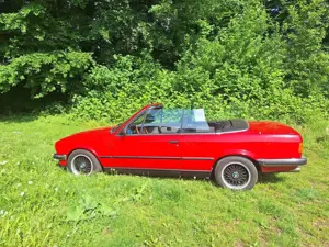 BMW 320 Bild 2
