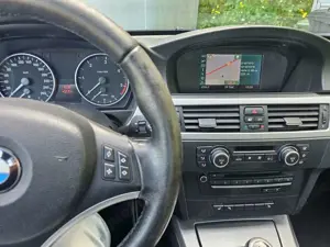 BMW 320 Bild 2