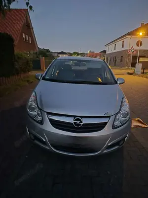 Opel Corsa 1.2 16V Selection 110 Jahre