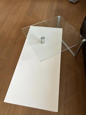 Klare Linien, edler Look - Ihr neuer Couchtisch mit Glasablage