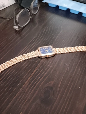 verkaufe schöne Damen uhr