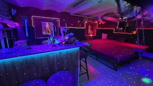 Suche Frau die Lust hat  auf Party machen 