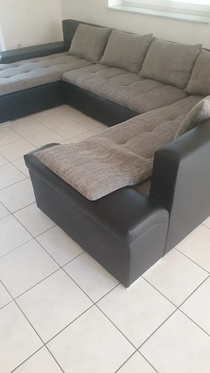 neuwertige Couch