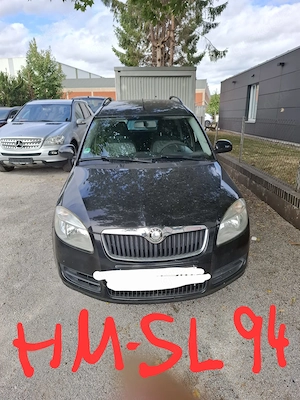 Wer weis wo der Schwarze Skoda Roomster steht mit den Kennzeichen HM-SL 94. im um Kreis von Hameln
