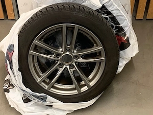 Winterreifen 225 50R17 auf Alufelge 7.5JX17 Rial 