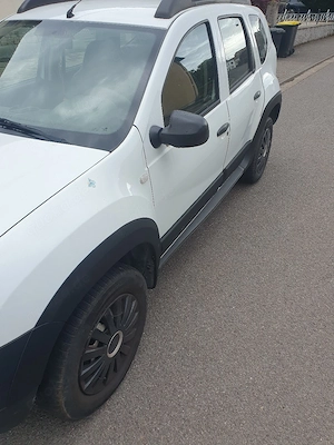 dacia duster benzin mit Anhängerkupplung 