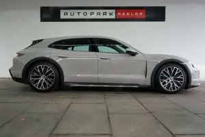 Porsche Taycan Cross Turismo 4 S/Kreide/HAL/PANO/14W/