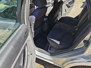 Ford Focus Kombi zu verkaufen  Bild 6