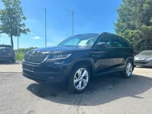 Skoda Kodiaq Soleil 4x4 LED RFK Leder STHZG Navi AHK 19 Zoll