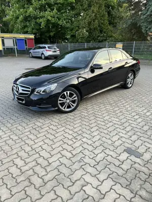 Mercedes-Benz E 220 T BlueTEC 4Matic 9G-TRONIC Avantgarde