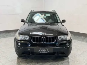 BMW X3 2.0d xDrive*AHK*TÜV*PDC*SZH*LEDER Bild 2