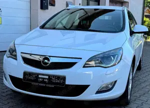 Opel Astra J Sports Tourer Sport TEMP. LHZ. BI-XENON