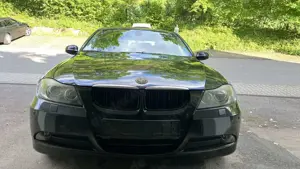 BMW 320 Bild 2