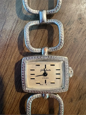 Vintage Glashütte Damenarmbanduhr aus der DDR   Made in GDR.